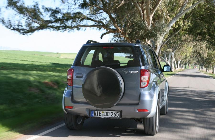  Daihatsu Terios 2006 года  (фото 14 из 28)